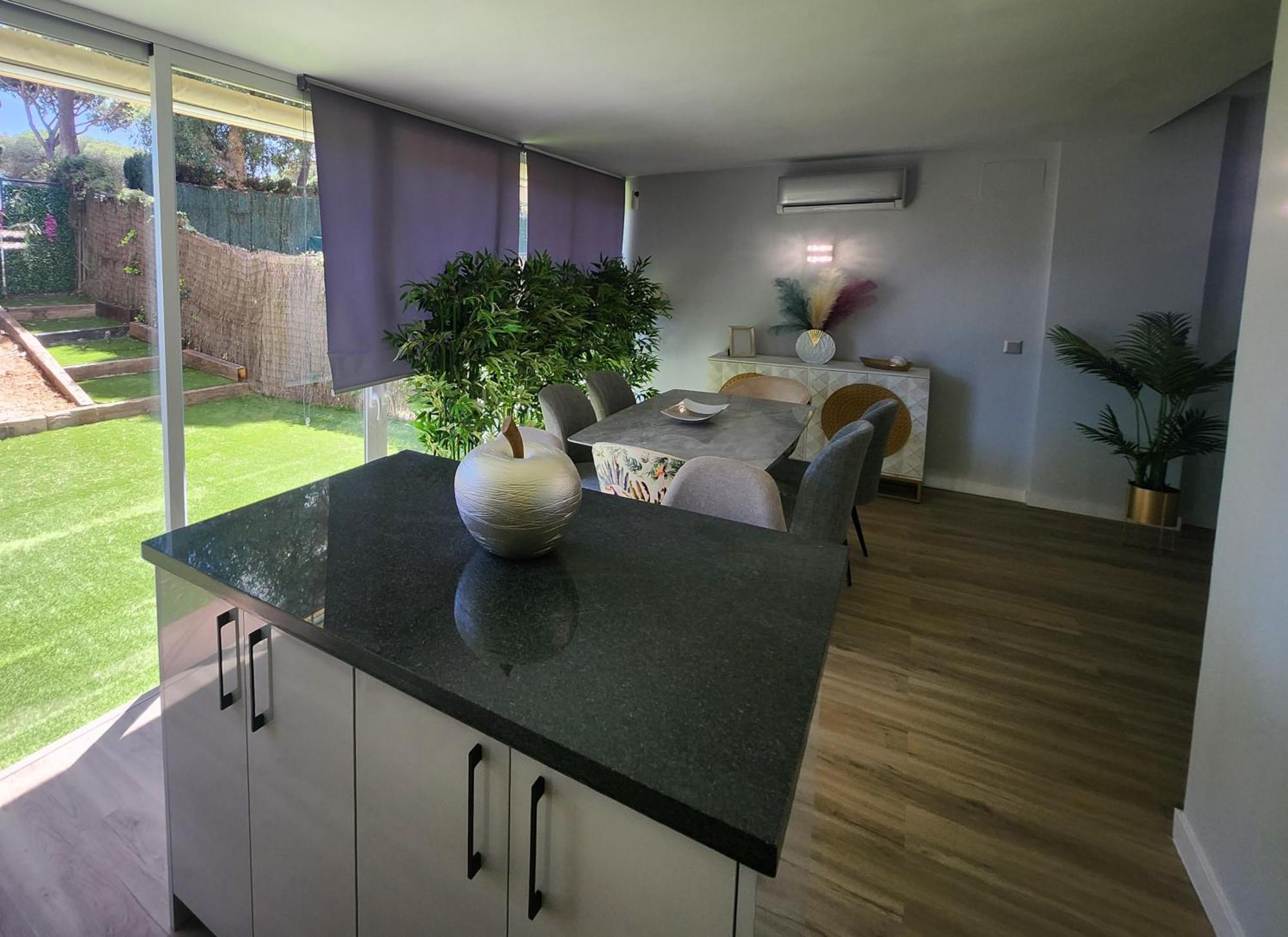 Ansa Beach Apartment - Cabopino, Marbella - Garden Level Eksteriør billede