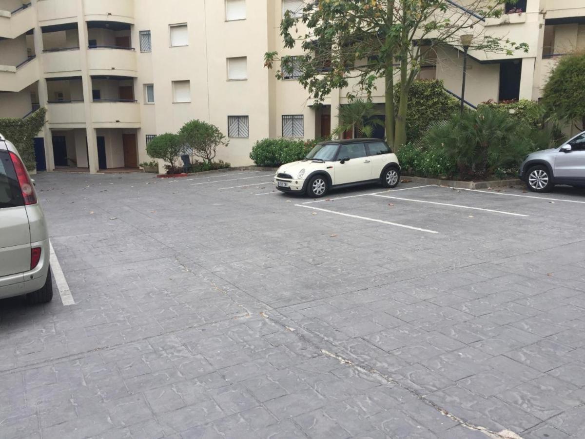 Ansa Beach Apartment - Cabopino, Marbella - Garden Level Eksteriør billede